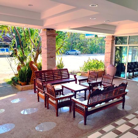 Thong Paeka Hotel Prasat 외부 사진