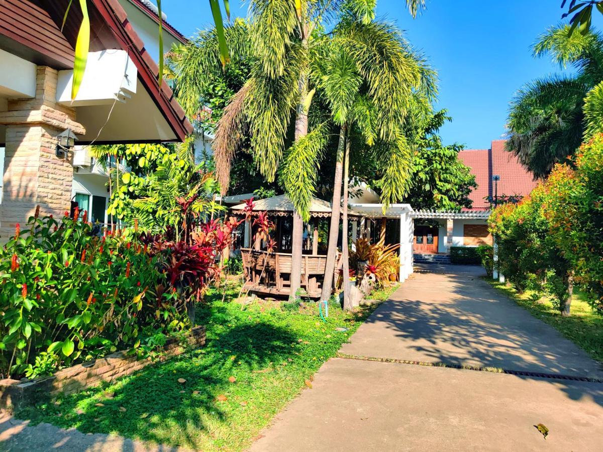 Thong Paeka Hotel Prasat 외부 사진