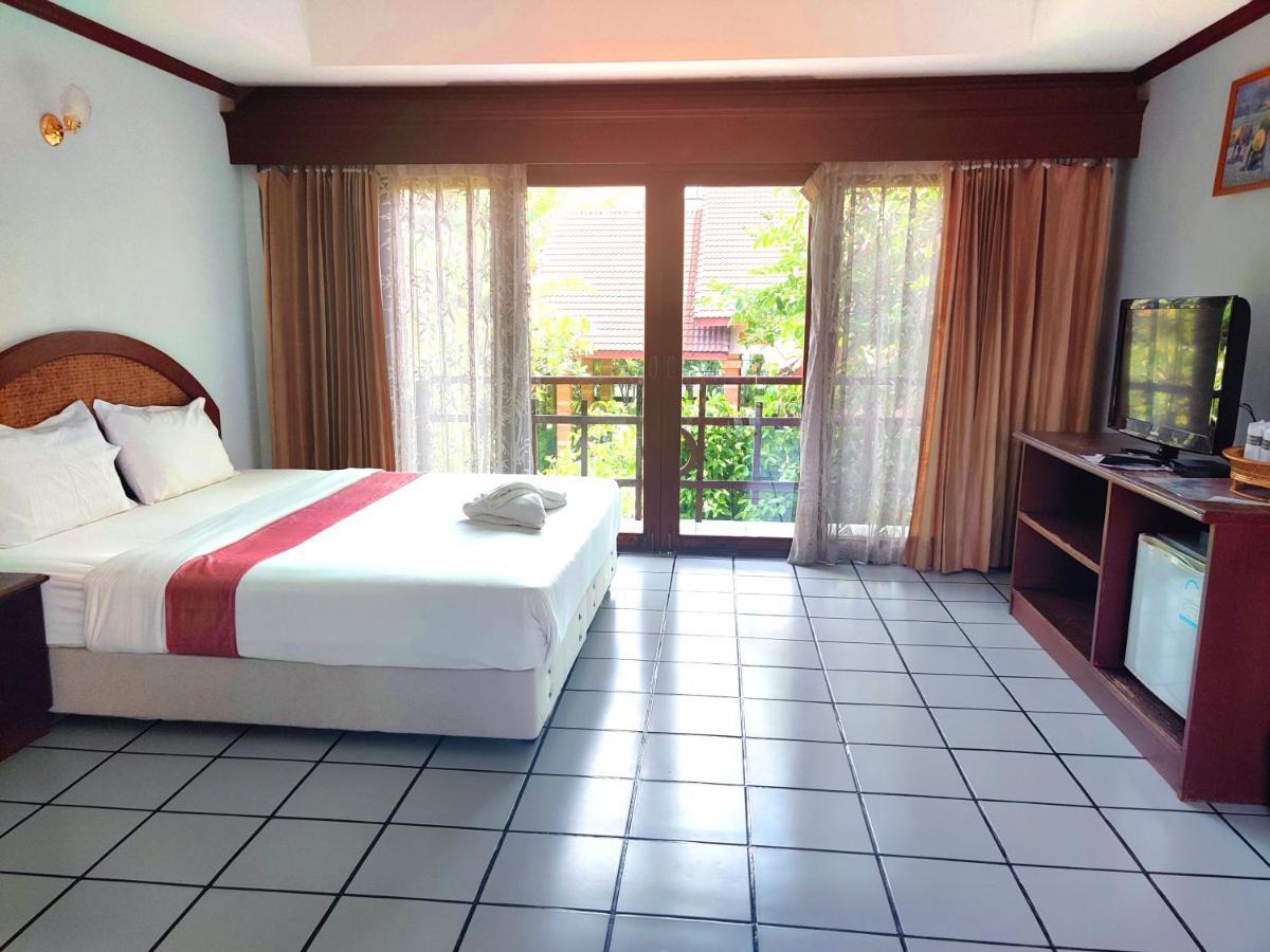 Thong Paeka Hotel Prasat 외부 사진
