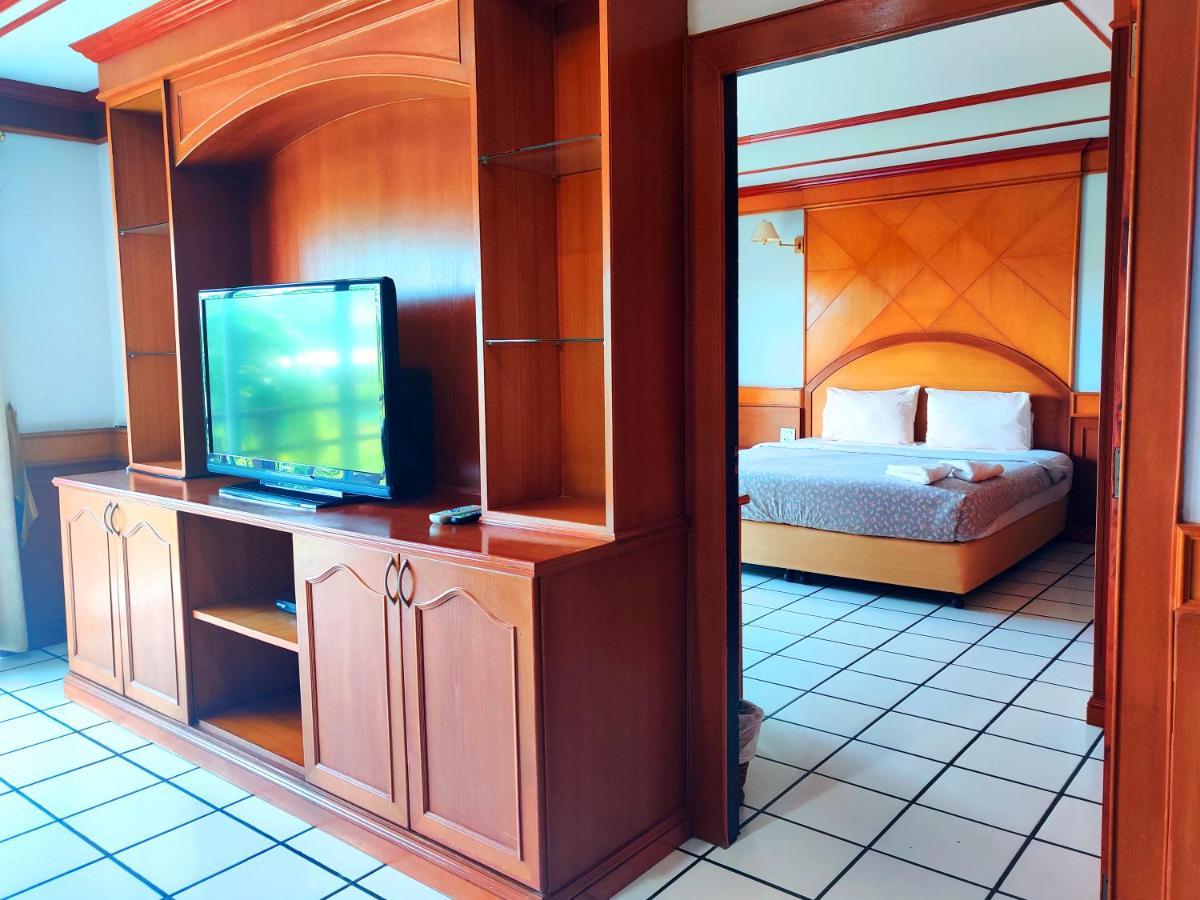 Thong Paeka Hotel Prasat 외부 사진