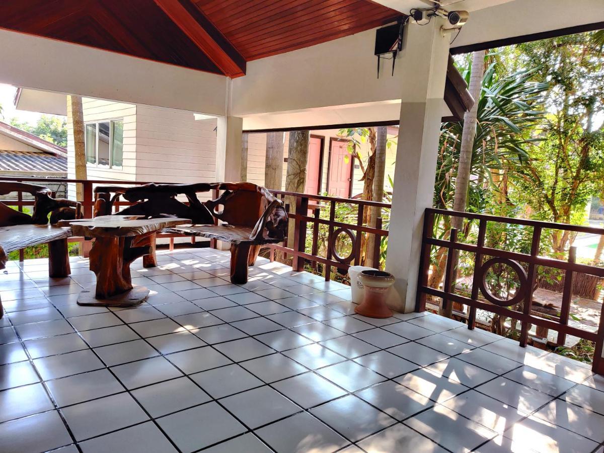Thong Paeka Hotel Prasat 외부 사진