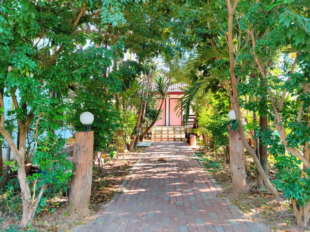 Thong Paeka Hotel Prasat 외부 사진