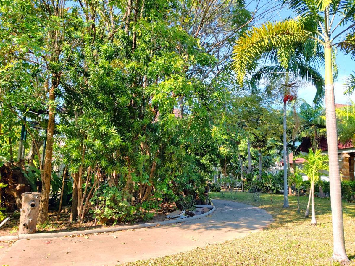 Thong Paeka Hotel Prasat 외부 사진