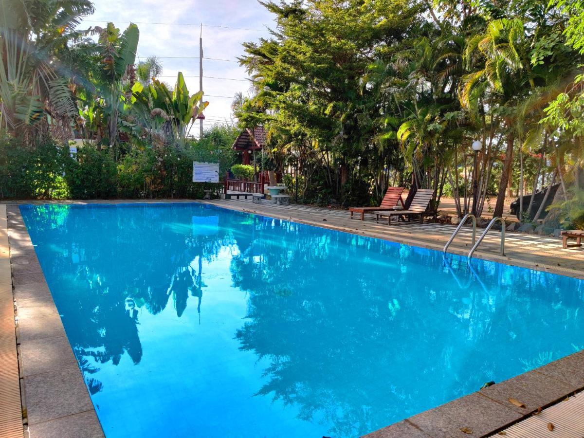 Thong Paeka Hotel Prasat 외부 사진