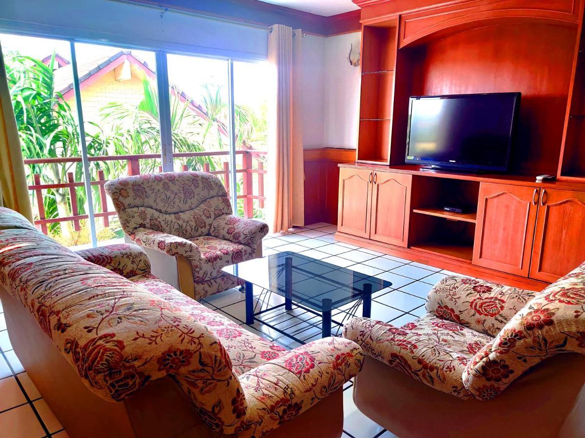 Thong Paeka Hotel Prasat 외부 사진