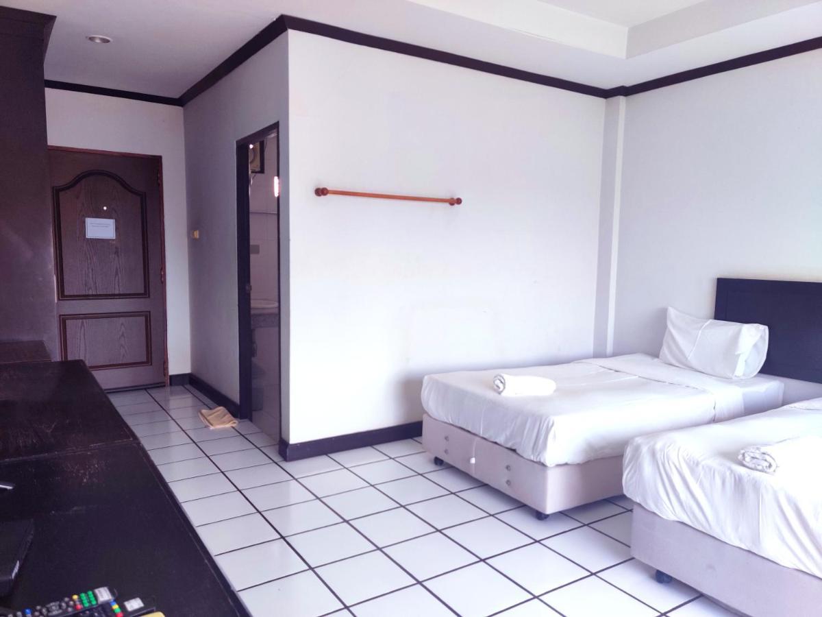 Thong Paeka Hotel Prasat 외부 사진