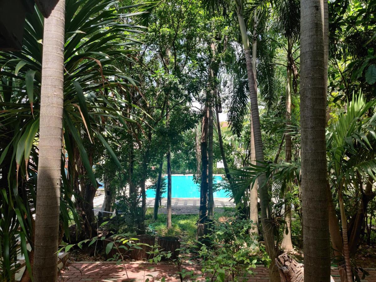 Thong Paeka Hotel Prasat 외부 사진