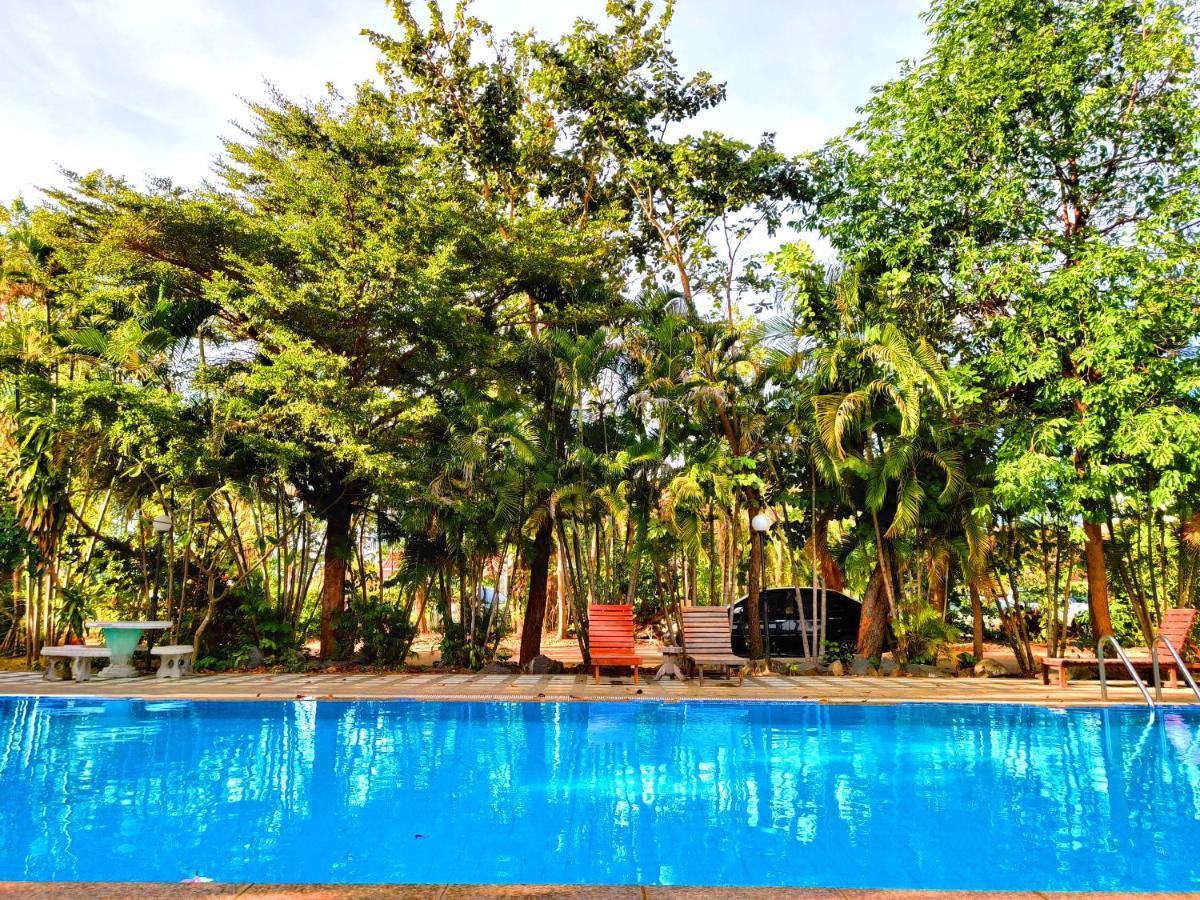 Thong Paeka Hotel Prasat 외부 사진