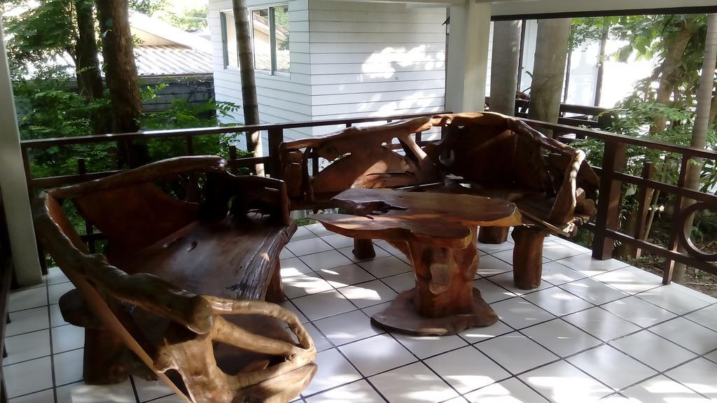 Thong Paeka Hotel Prasat 외부 사진