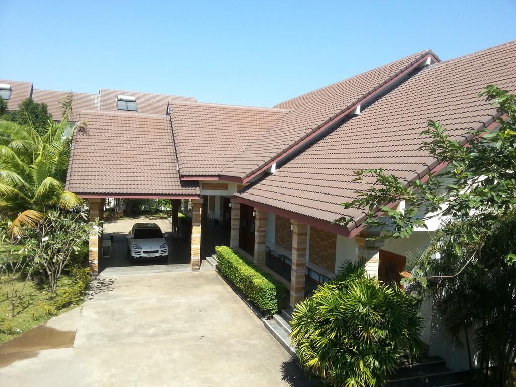 Thong Paeka Hotel Prasat 외부 사진